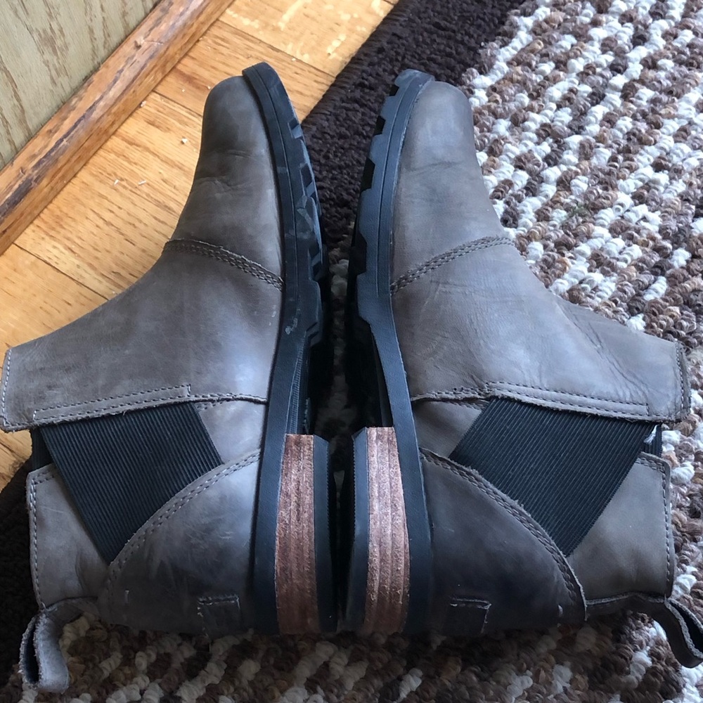 Ladies  Grey Chelsea Sorel Ankle Boots